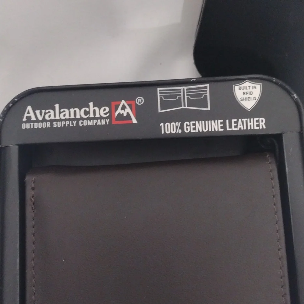NIB Avalanche Two-Tone Brown 100% Genuine Leather Wallet Rfd Shield